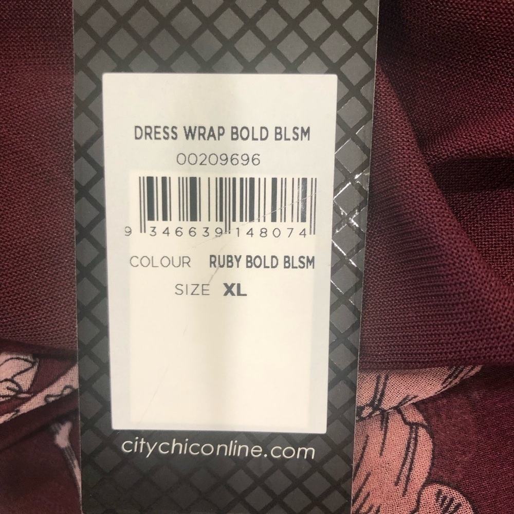 City Chic Size XL/22 maroon floral faux wrap dress. Flutter sleeve belt - Picture 12 of 14
